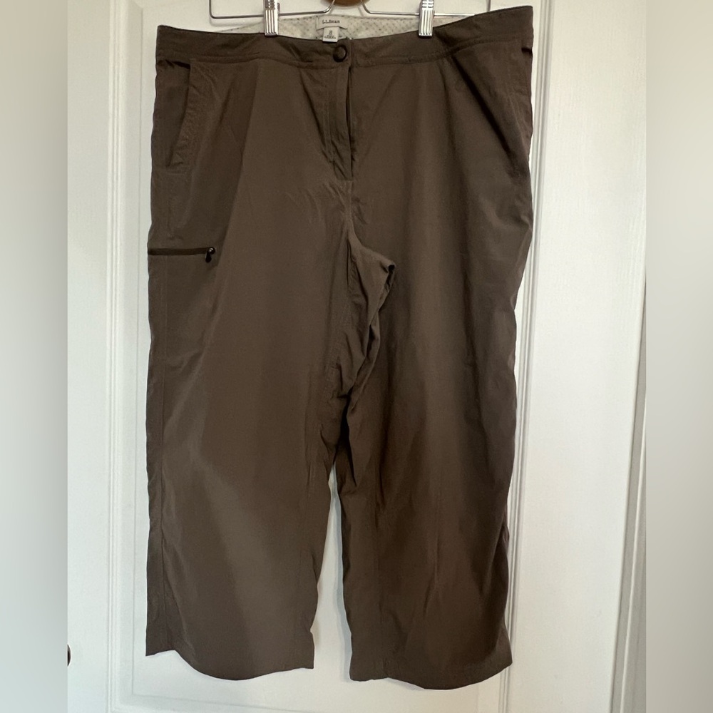 LL Bean Size 18 capri pants water repellent